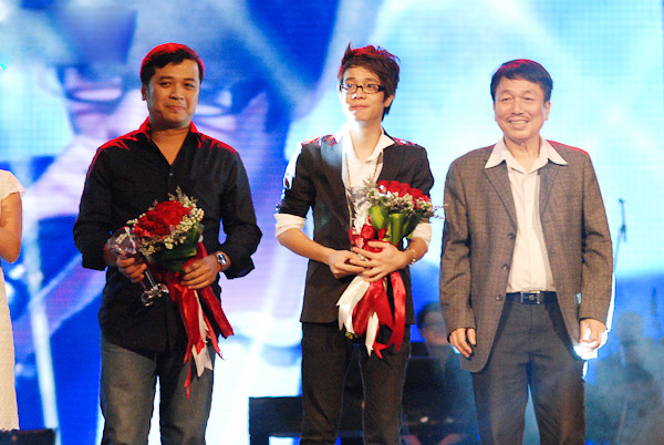 Bùi Anh Tuấn bị đình chỉ vì bị... mượn quần - 2