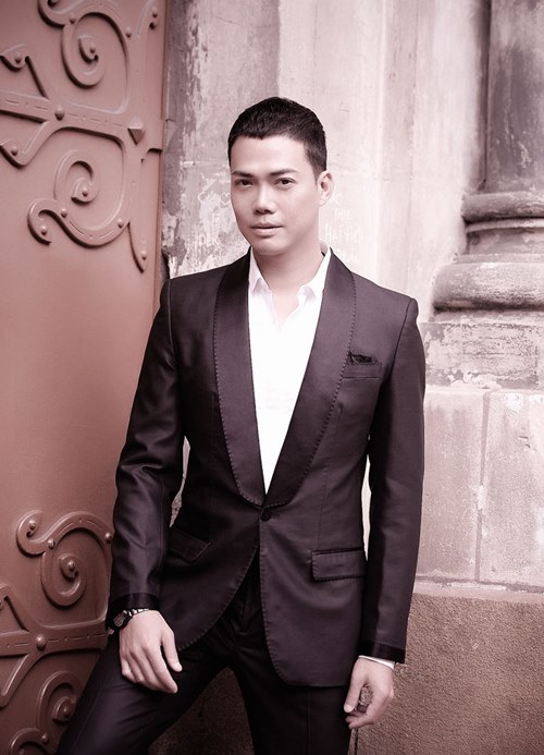 Lý Nhã Kỳ và quot;người tìnhquot; khoe dáng tại Sài Gòn - 9