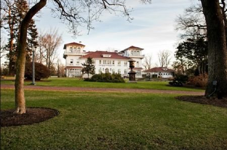 Biệt thự 820 tỷ lộng lẫy vẻ quý tộc - 2