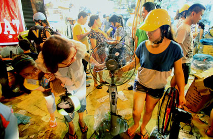 Điện lạnh vào mùa, cẩn trọng hàng khuyến mãi - 2