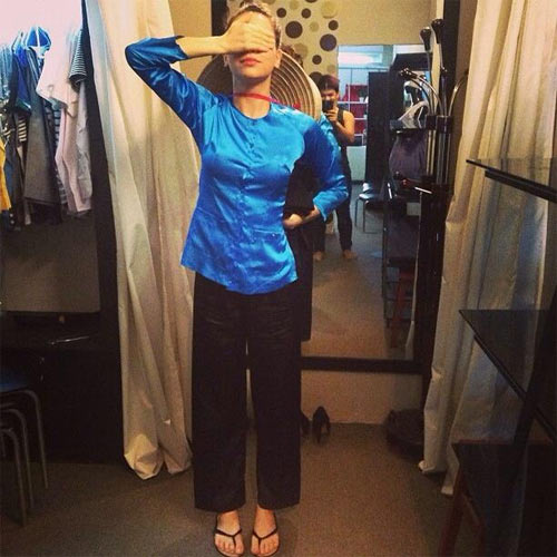 Hồ Ngọc Hà khác lạ với áo bà ba - 1