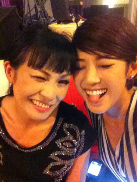 Hồ Ngọc Hà khác lạ với áo bà ba - 11