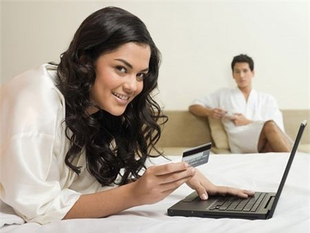 Chồng không kiếm được tiền thì im đi! - 1