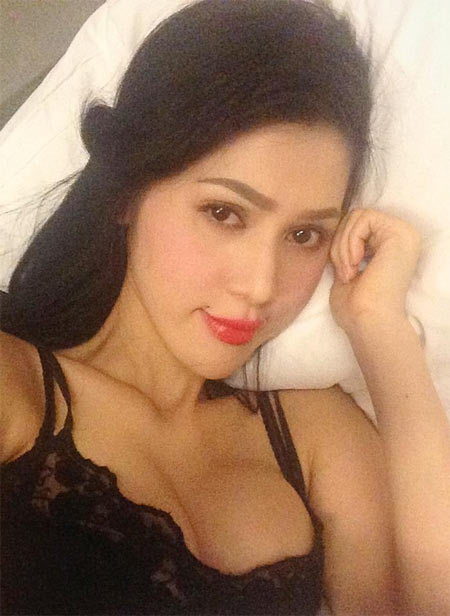 Ngân Khánh, Tuấn Hưng tay trong tay đi ăn - 4