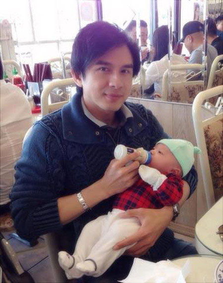 Đan Trường cho con bú sữa? - 1