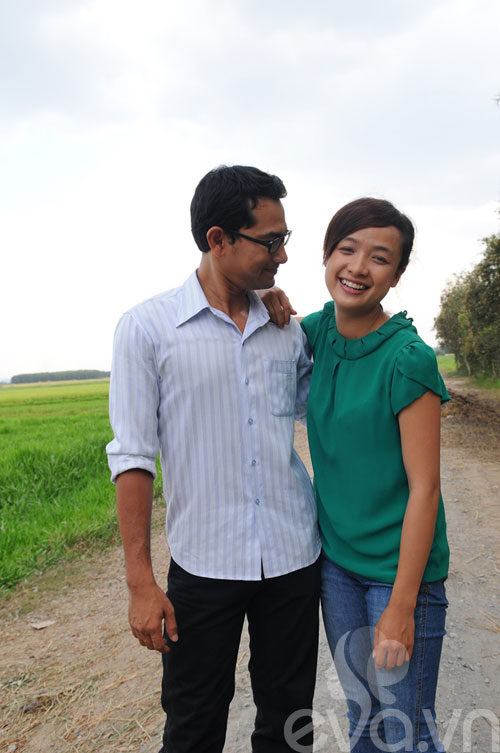 Huỳnh Đông được bạn gái chăm sóc quot;tận răngquot; - 7