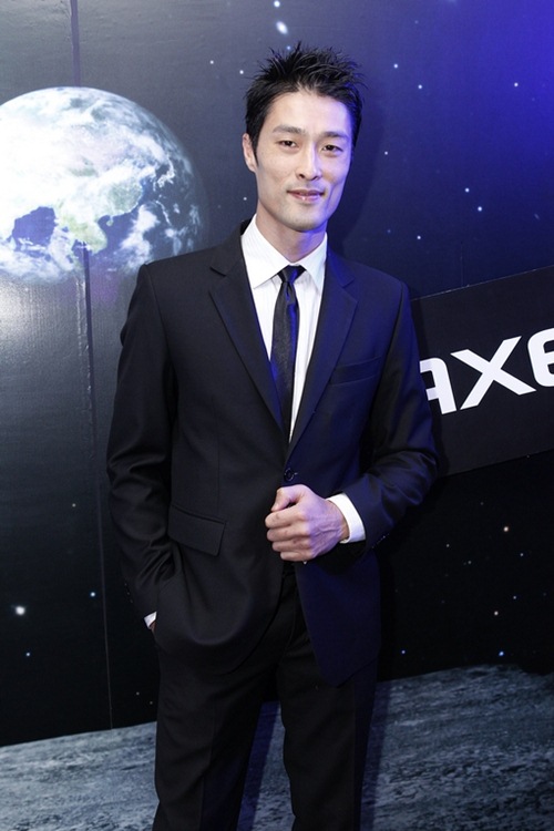 Johnny Trí Nguyễn tái ngộ quot;tình cũquot; Vân Ngô - 1