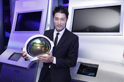 Johnny Trí Nguyễn tái ngộ quot;tình cũquot; Vân Ngô - 4