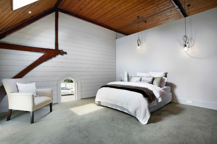 Phòng ngủ cho khách rất đơn giản để người ngủ trong nó cảm thấy... thanh thản.