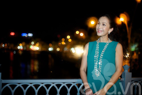 Bắt gặp quot;người đẹp không tuổiquot; dạo phố đêm - 11