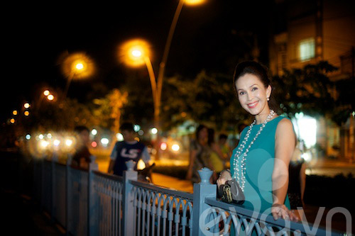 Bắt gặp quot;người đẹp không tuổiquot; dạo phố đêm - 8
