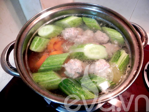 Mát lành canh dưa leo tôm, thịt - 6