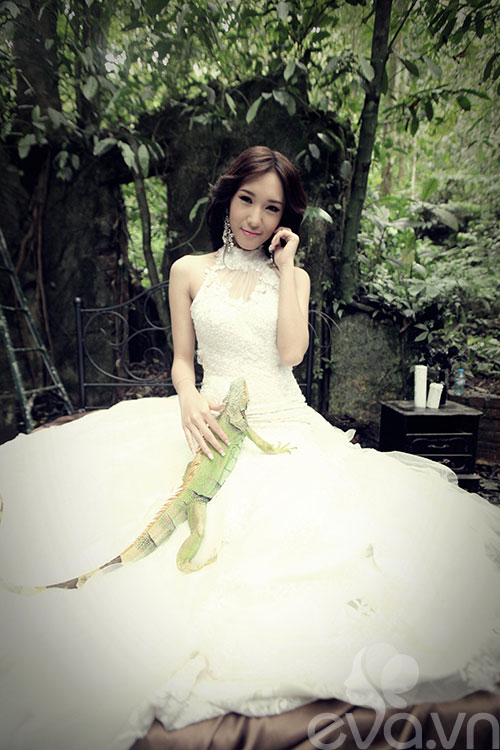 Hot girl Emily thân thiết bên Hoàng Hải - 9