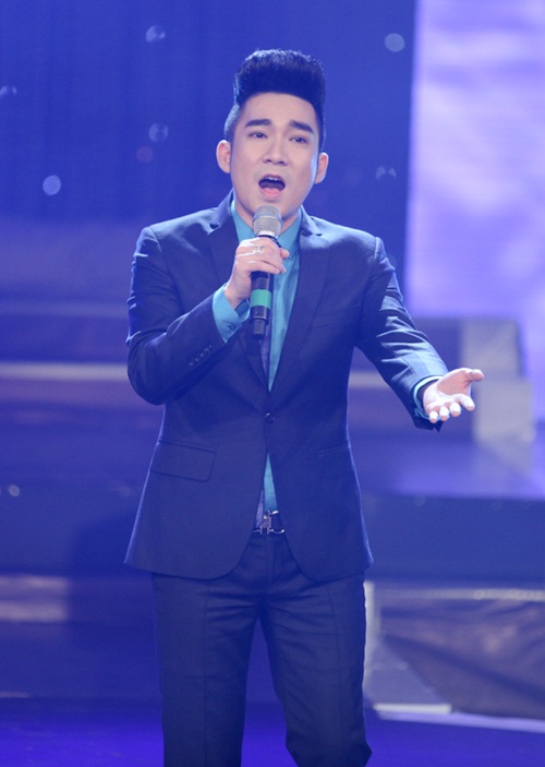 Thảo Trang sexy khoe vai trần trên sân khấu - 10