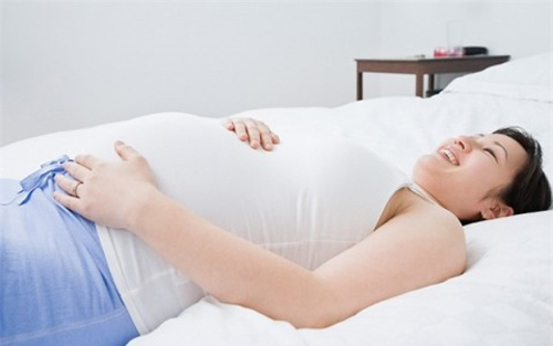 Mẹ bầu cận thị cẩn trọng khi #039;vượt cạn#039; - 1