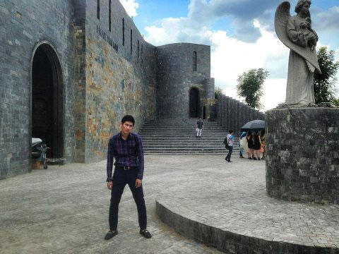 Hà Anh được ôm giữa phố - 10