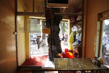 Những kiểu nhà #039;quái dị#039; ngay giữa Hà Nội - 4