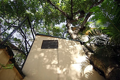 Những kiểu nhà #039;quái dị#039; ngay giữa Hà Nội - 5