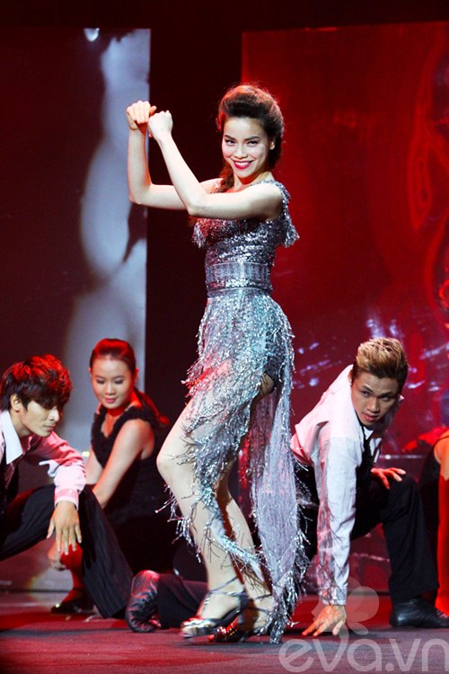 Thanh Hằng quot;song kiếm hợp bíchquot; cùng Hà Hồ - 7