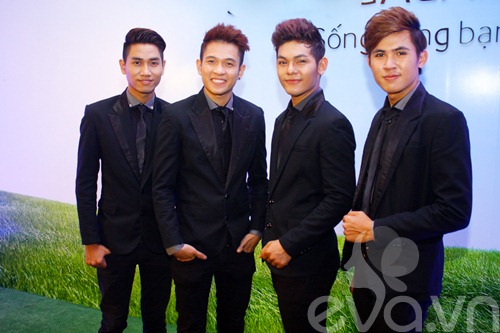 Thanh Hằng quot;song kiếm hợp bíchquot; cùng Hà Hồ - 14