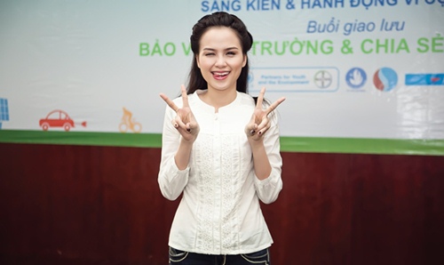 Diễm Hương giản dị đi giao lưu cùng sinh viên - 7