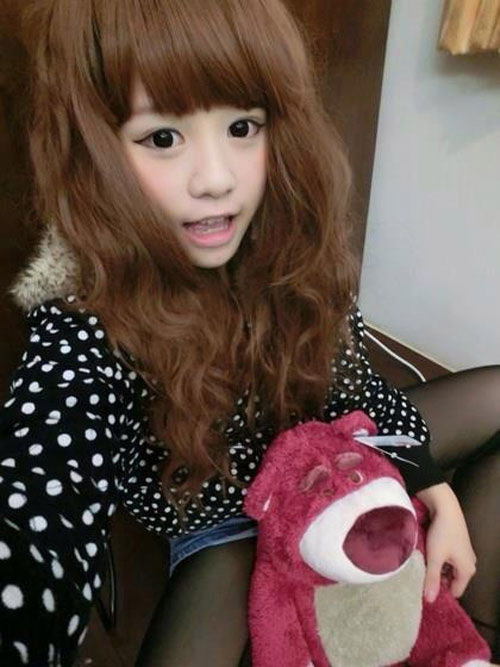 Dàn #039;hotgirl#039; tiểu học đẹp như gái 20 - 10