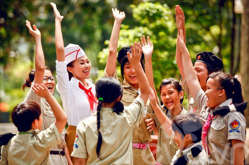 Thanh Hằng hóa đội viên đáng yêu - 11