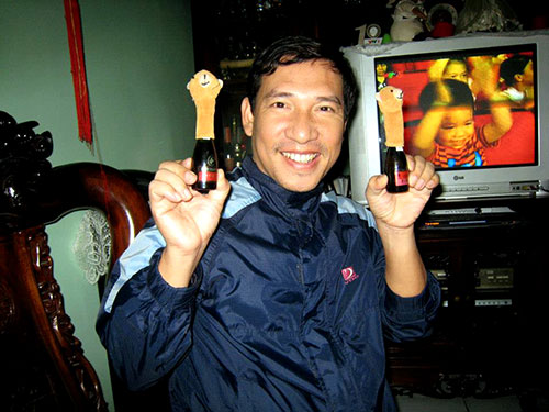 Sinh con thứ 3, vợ Quang Thắng bị thôi việc - 1