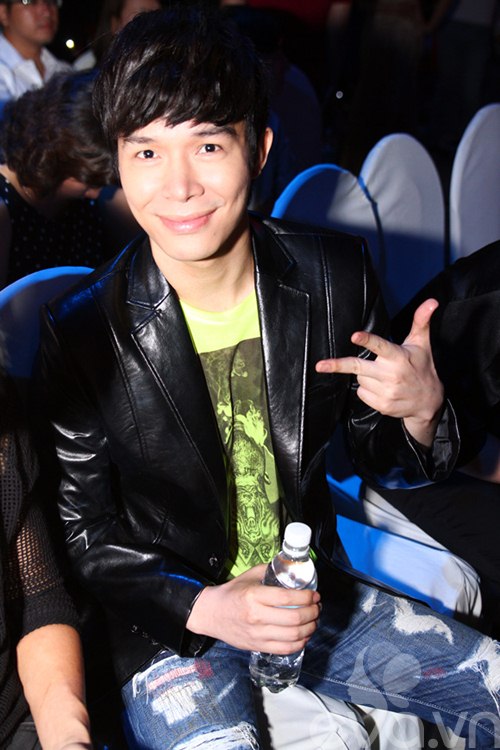 Lâm Chi Khanh gây sốc với nhẫn 7 tỷ - 8