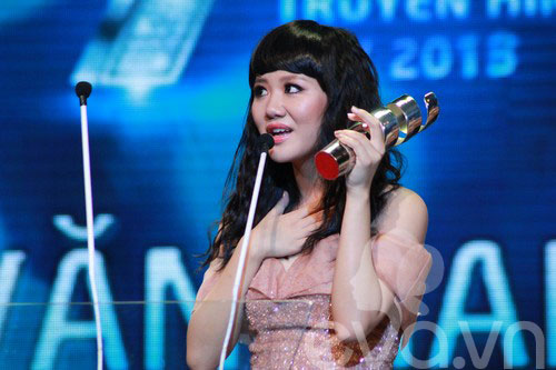 Văn Mai Hương bất ngờ giành giải HTV Awards - 1