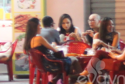 Mai Phương Thúy quot;hẹn hòquot; Thanh Hằng ăn khuya - 8