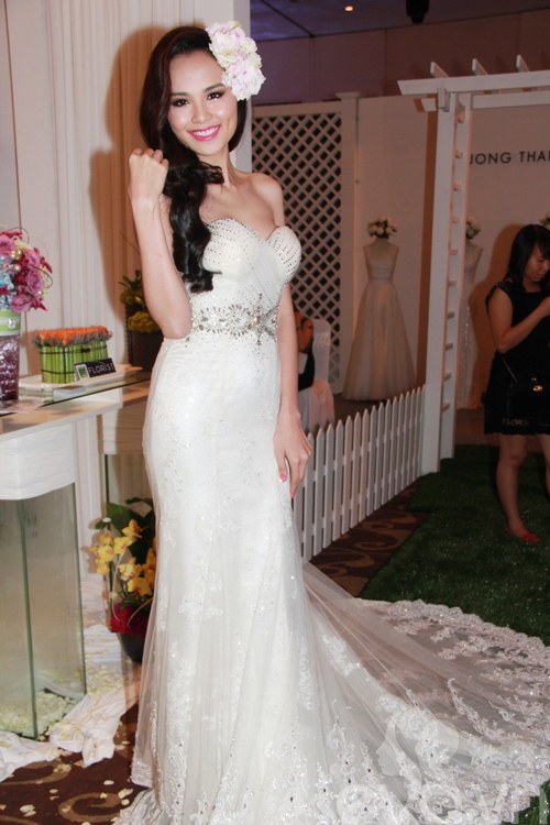 Dương Cẩm Lynh tỏa sáng không kém Diễm Hương - 11