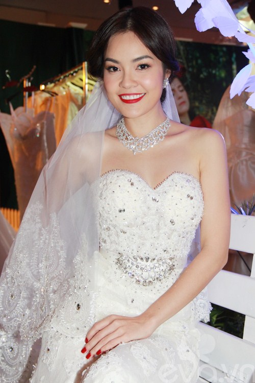 Dương Cẩm Lynh tỏa sáng không kém Diễm Hương - 2