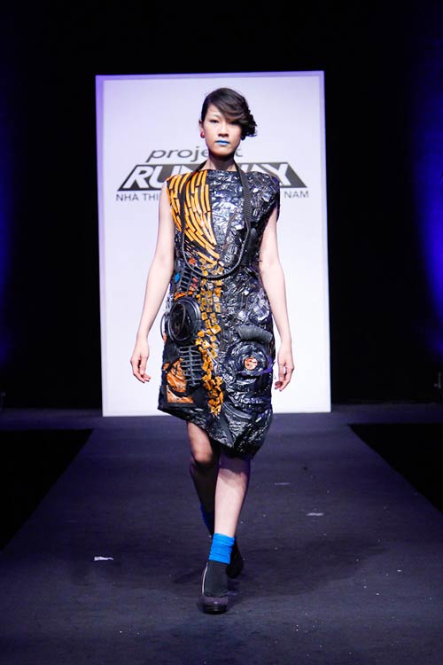 Project Runway #039;thổi hồn#039; vào rác thải - 13