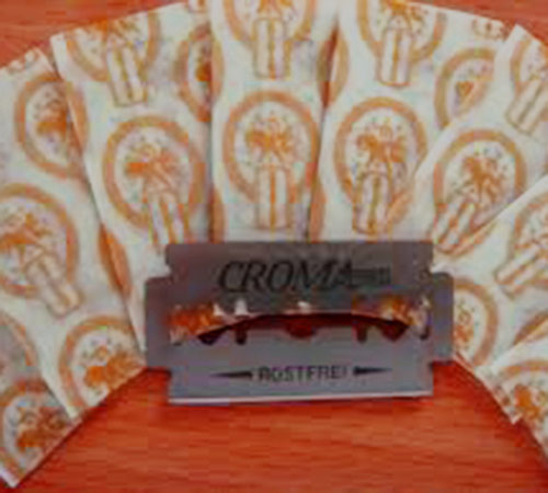 Nữ sinh và nỗi ám ảnh #039;bóng ma rạch lưng, rạch đùi#039; - 2