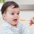 Làm mẹ - Nguyên tắc 'vàng-xanh-đỏ' cho bé ăn dặm