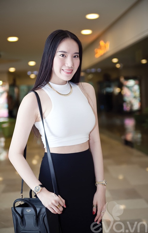 Chung Thục Quyên eo thon đến mừng Mạnh Quân - 3