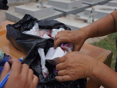 Theo chân người đi lượm hài nhi xấu số - 2