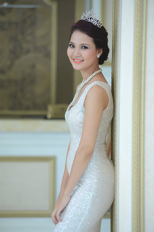 HH Ngọc Hân xinh đẹp bên Trần Thị Quỳnh - 11