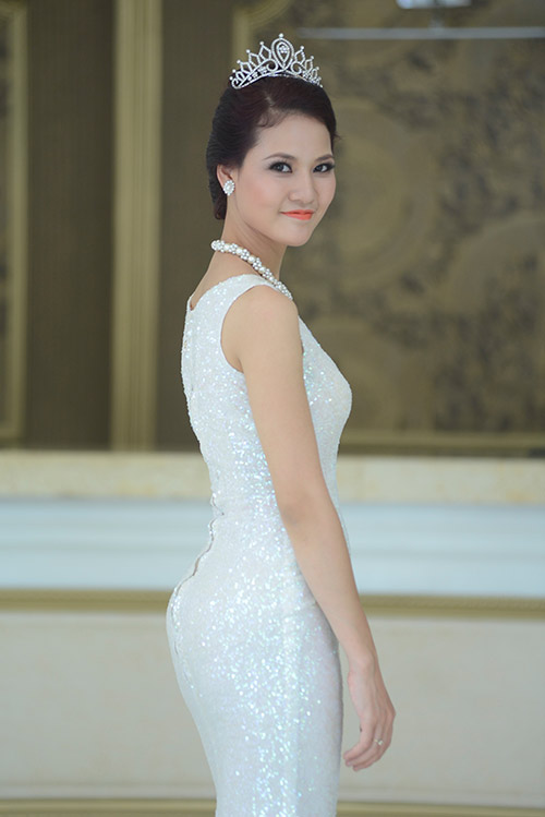 HH Ngọc Hân xinh đẹp bên Trần Thị Quỳnh - 10