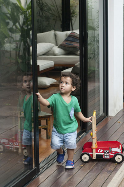 Ngắm hai con trai đáng yêu của Bằng Lăng - 12