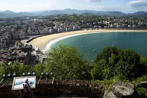 Những bãi biển ở Châu Âu khiến bạn mê mẩn - 3