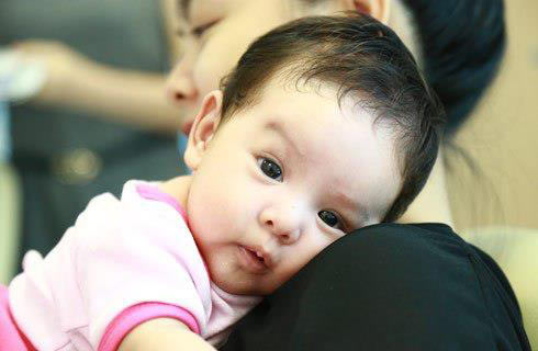 Con gái Phạm Quỳnh Anh xinh hơn mẹ - 11