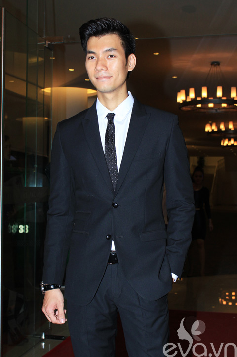 Bà xã Nguyễn Văn Chung nhí nhảnh như còn teen - 13