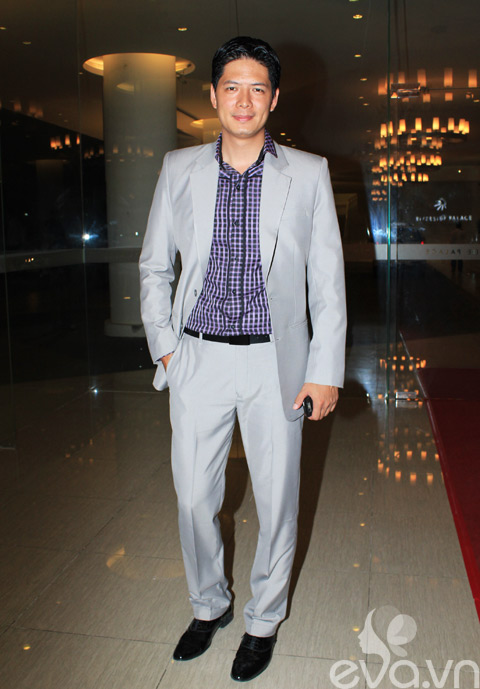 Bà xã Nguyễn Văn Chung nhí nhảnh như còn teen - 4