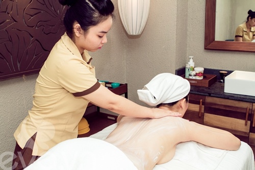 Thái Hà cởi đồ làm đẹp trước Đêm hội chân dài - 5