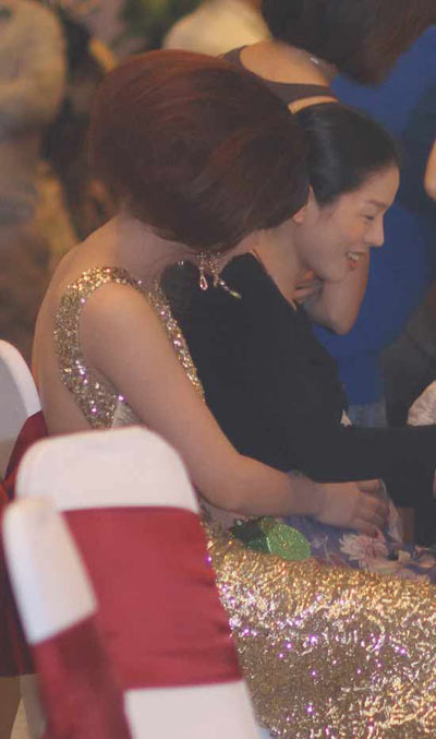 Những cô dâu mang bầu xinh đẹp của showbiz - 3