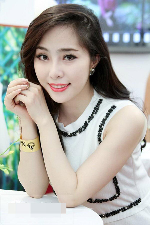 Quỳnh Nga trắng nõn lạ thường - 15