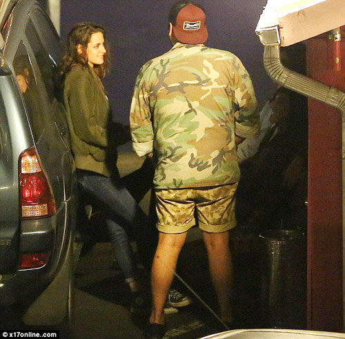 Kristen Stewart cười tươi rói sau khi chia tay - 4