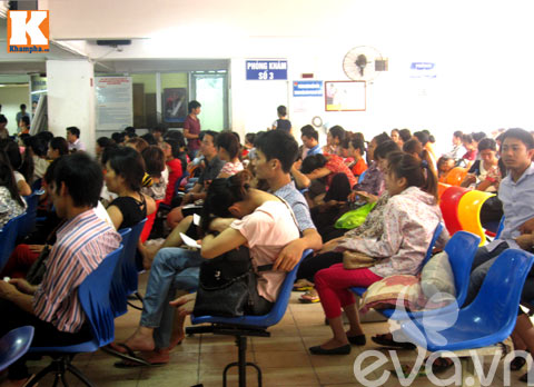 Bà bầu quot;vật vãquot; trong nắng nóng - 1